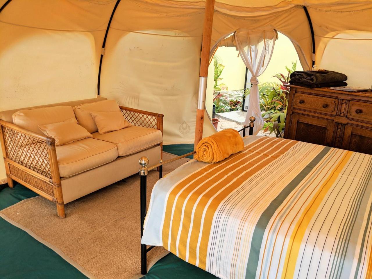 Wild Lotus Glamping Hotel Bolands ภายนอก รูปภาพ